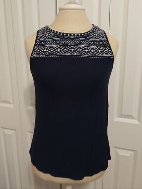 Like New Ladies Maurices Embroidered Navy Gauze Rayon Sleeveless Tank Top Medium
